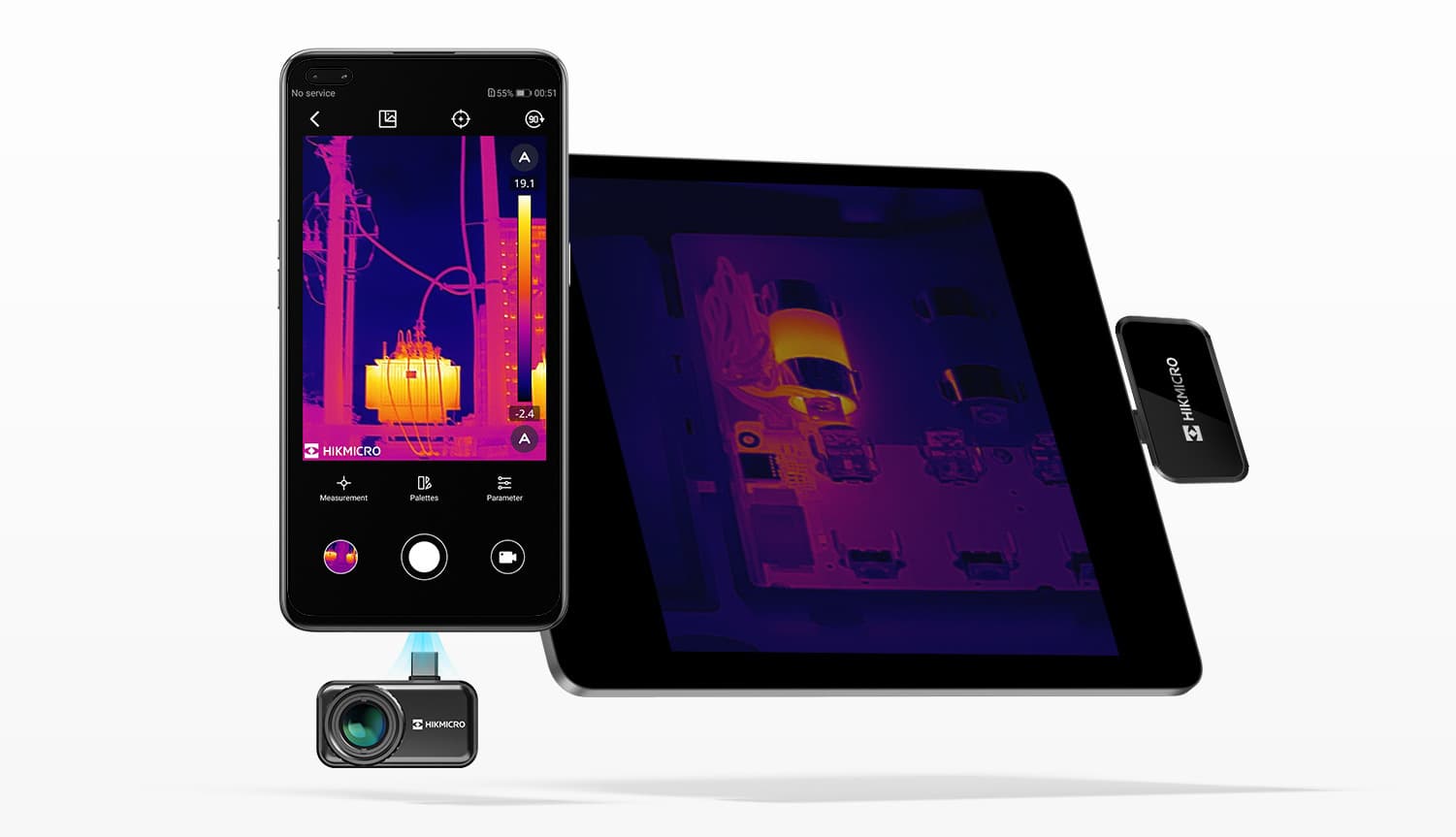 En smartphone och en surfplatta visar termiska bilder, med en ansluten termisk kamera och adapter.