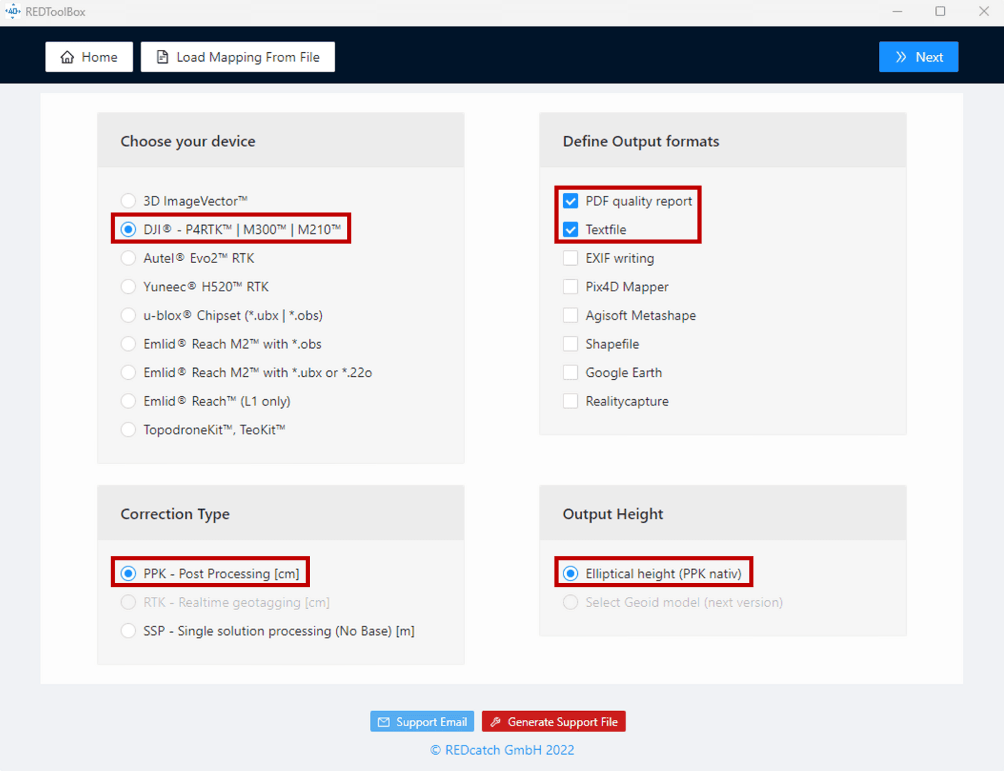 Skärmbild av REDToolBox-programvaran som visar val för en DJI-enhet, utdataformat som PDF och textfil, samt korrigeringstypen PPK med elliptisk höjd.