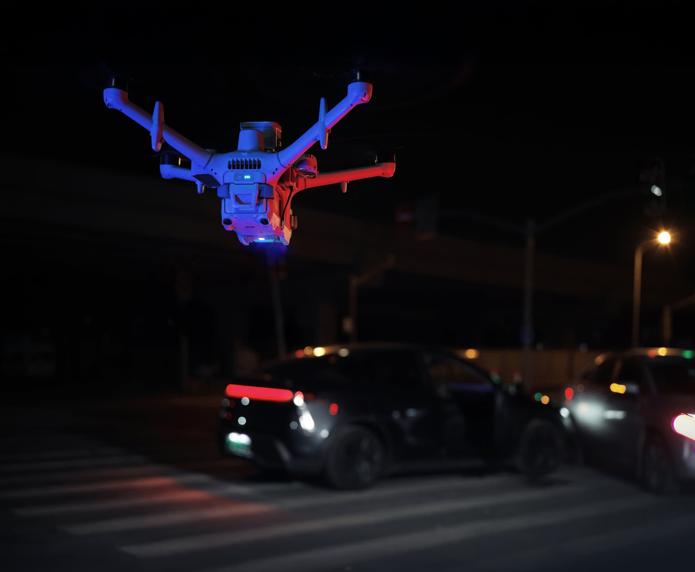 DJI Matrice 5TD med varningsljus, högtalare och strålkastare. Bild: DJI.