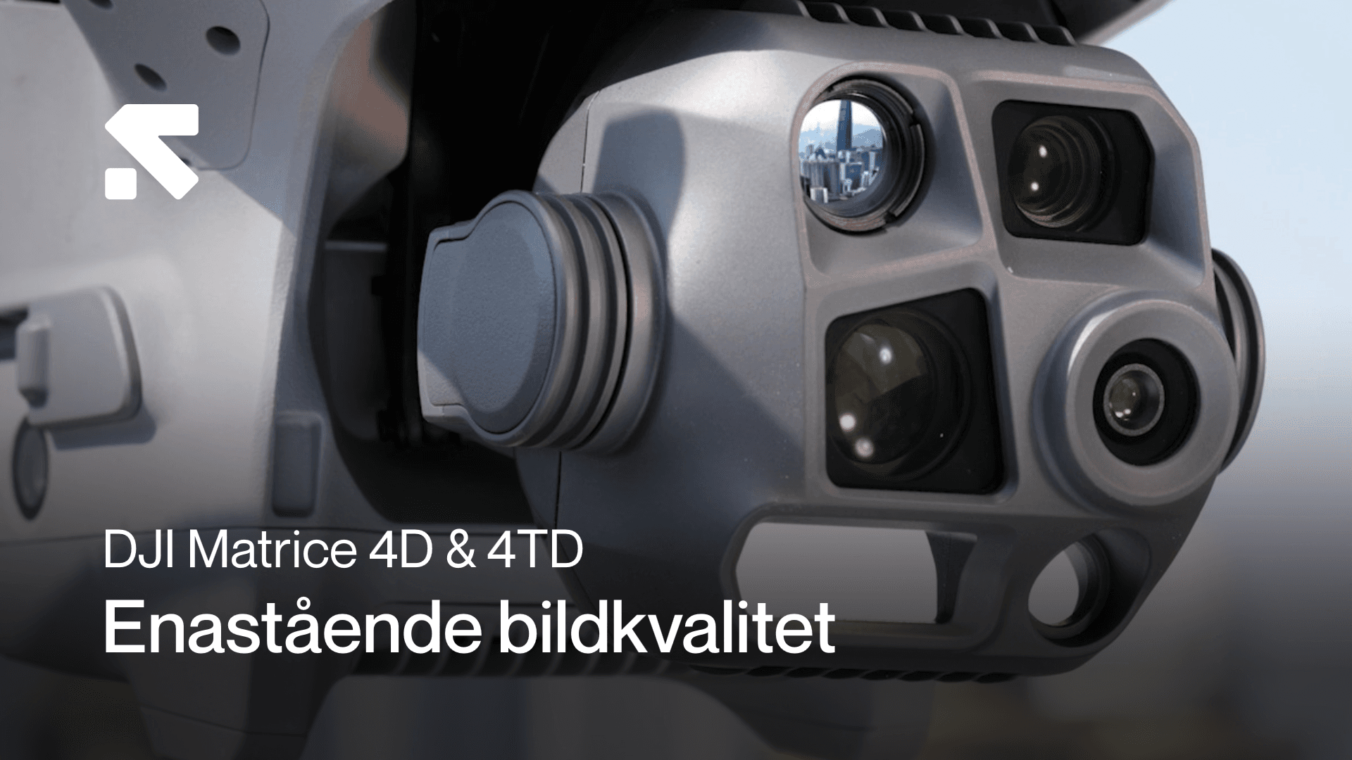 En närbild av DJI Matrice 4D & 4TD-kameran, som framhäver dess avancerade linser och teknik för enastående bildkvalitet.