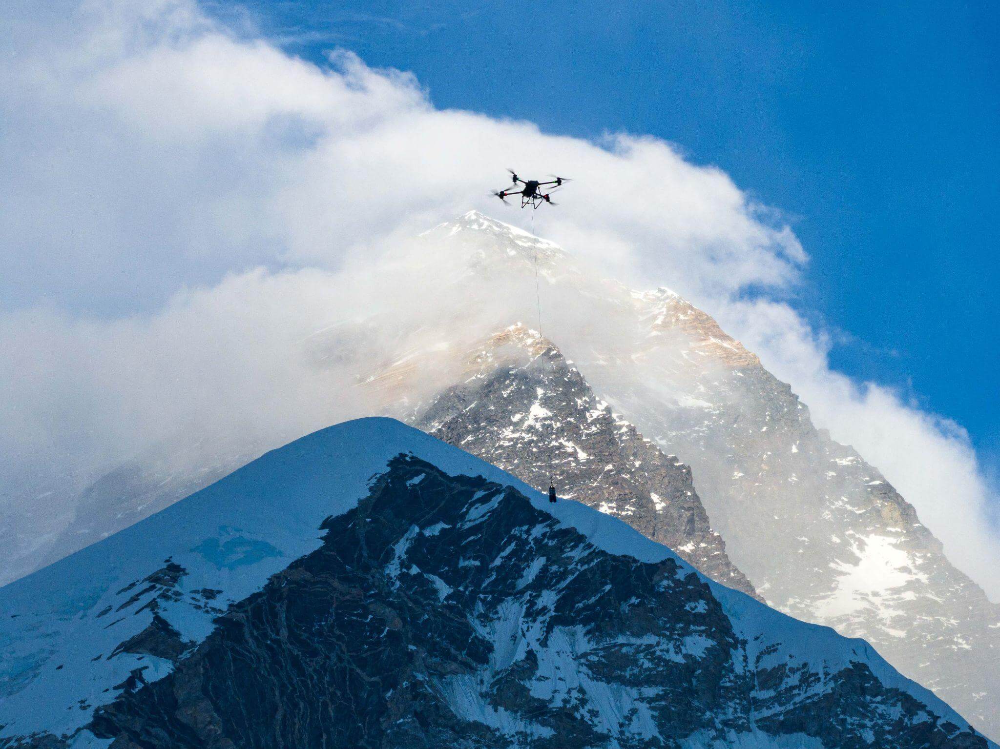 DJI FlyCart 30 drönarflygning på Mount Everest