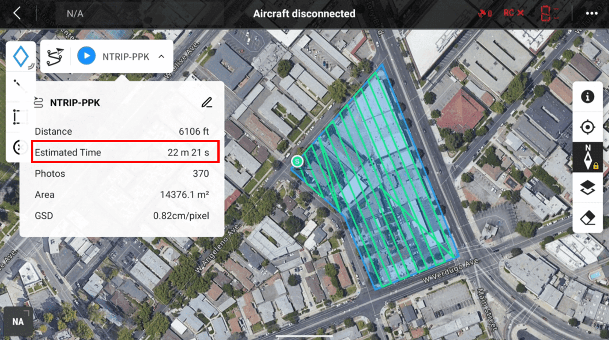 En karta visar en planerad flygrutt för en drönare över ett stadsområde, med detaljer om avstånd, uppskattad tid och antal foton.