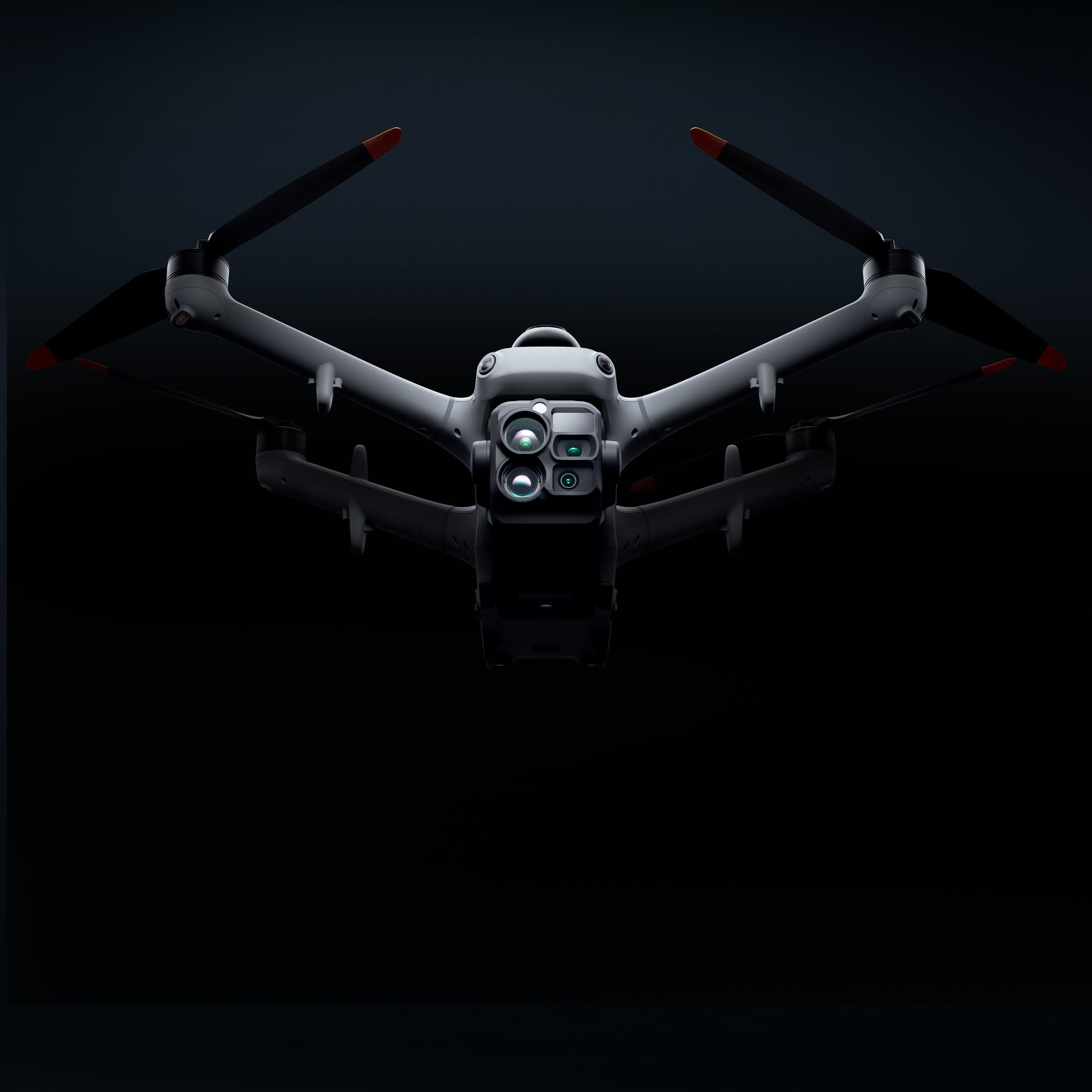 DJI Matrice 5TD framifrån med kamerasystemet. Bild: DJI.